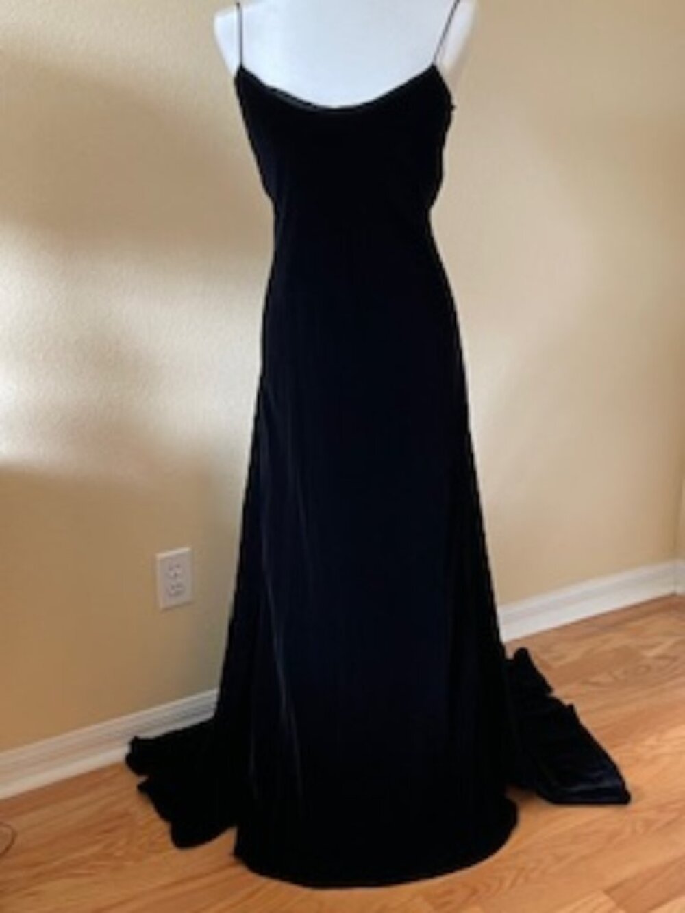 Lauren (Ralph Lauren) Black Velvet Evening Gown - size 6